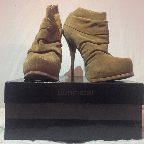 Gunmetal Platform Heels - Picture 1 of 2